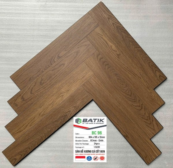 Sàn gỗ xương cá cốt đen Batik